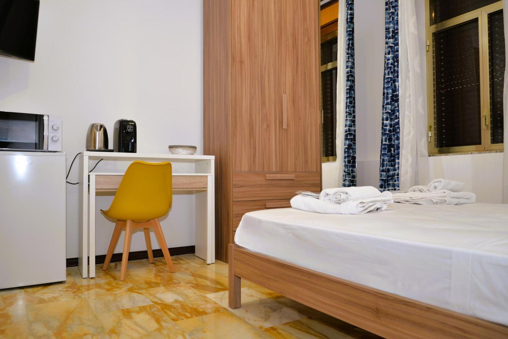 Guest house Punto Felice Riviera - Centro Citta Lungomare Caracciolo *
